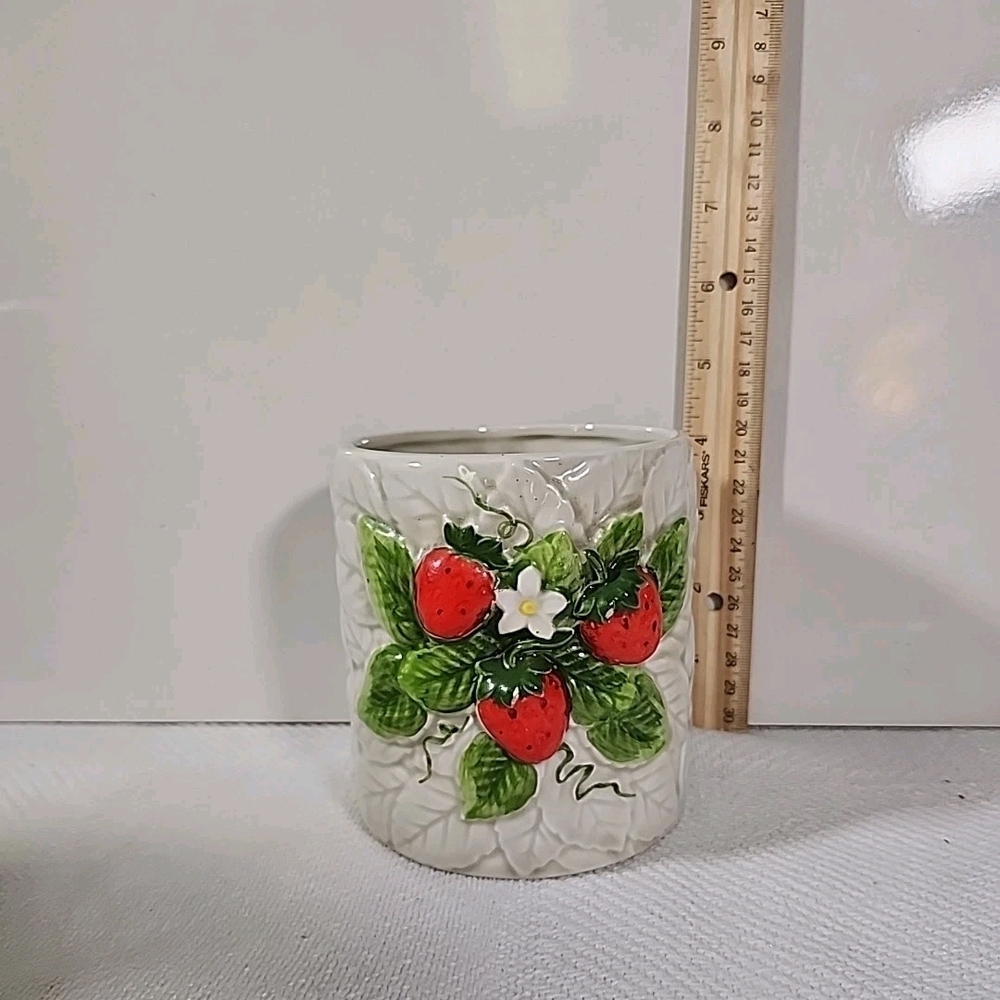 Strawberry Ceramic Canister Set - Picture 15 of 16
